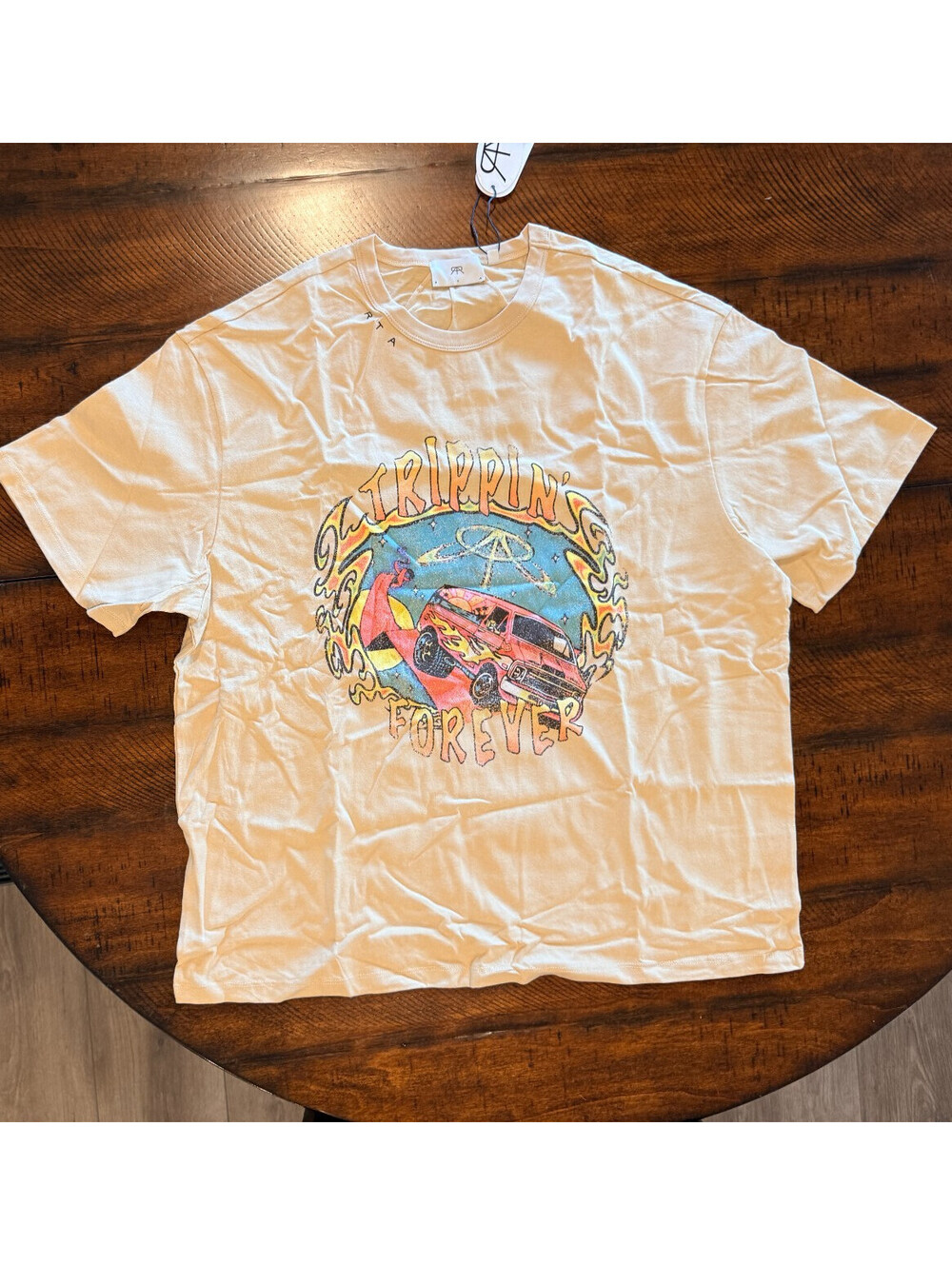 RTA Trippin Forever T-Shirt Men's Medium Cream Graphic Car Tee Oversized NWT